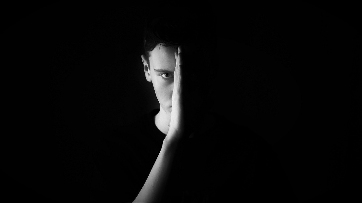 human-2136095_1920-1